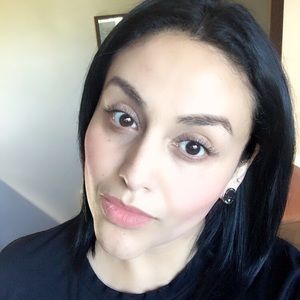 Meet your Posher, Alejandra